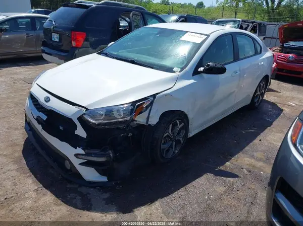 3KPF24AD8ME363284 2021 KIA FORTE - Image 2