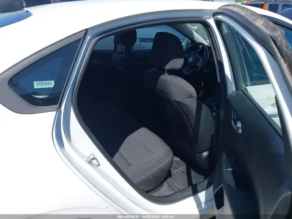 3KPF24AD8ME363284 2021 KIA FORTE - Image 8
