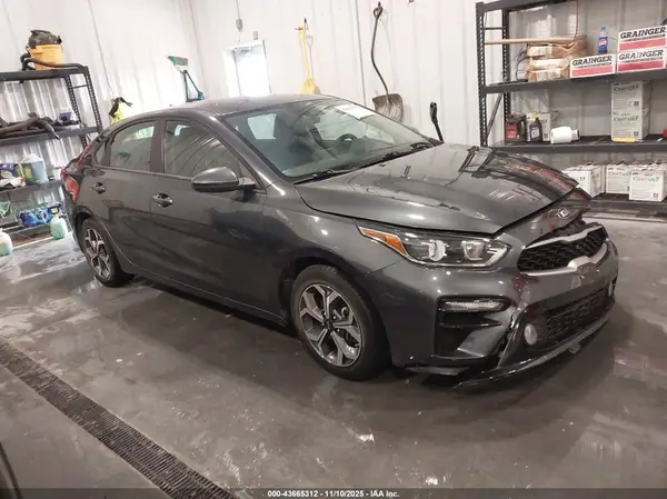 3KPF24AD8ME364189 2021 KIA FORTE - Image 1