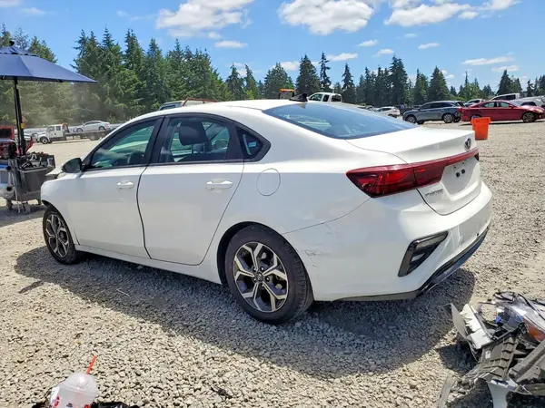 3KPF24AD8ME364709 2021 KIA FORTE - Image 2