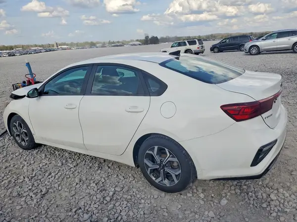 3KPF24AD8ME365004 2021 KIA FORTE - Image 2