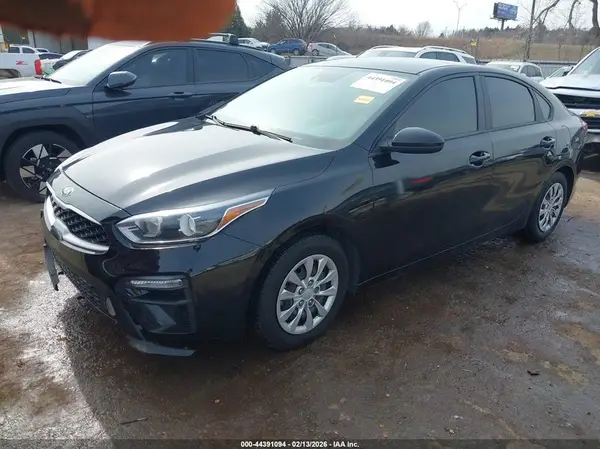 3KPF24AD8ME368131 2021 KIA FORTE - Image 2