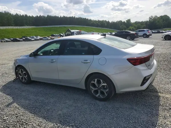 3KPF24AD8ME370722 2021 KIA FORTE - Image 2