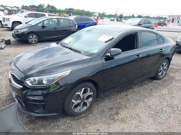 3KPF24AD8ME375807 2021 KIA FORTE - Image 2