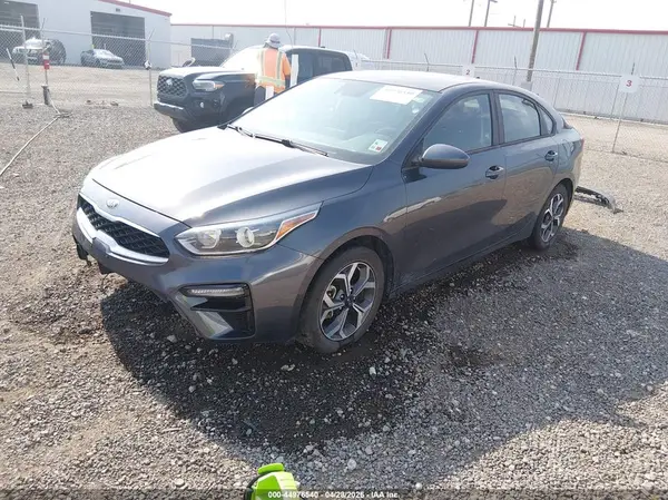 3KPF24AD8ME376617 2021 KIA FORTE - Image 2