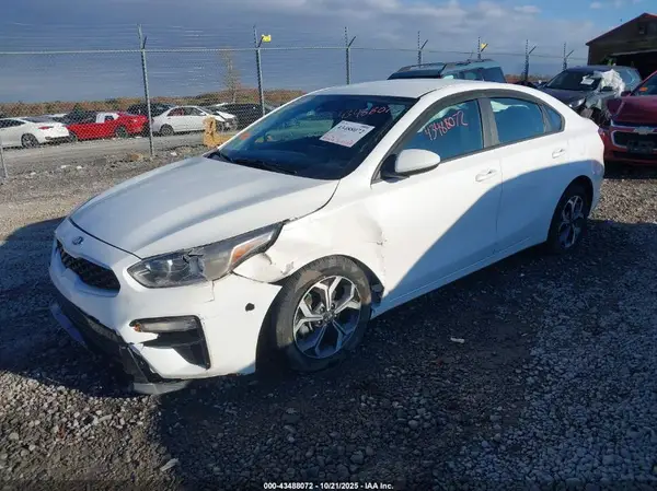 3KPF24AD8ME380618 2021 KIA FORTE - Image 2