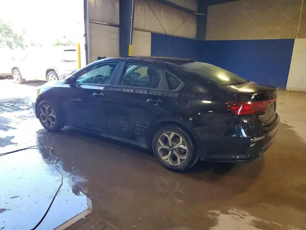 3KPF24AD8ME387973 2021 KIA FORTE - Image 2