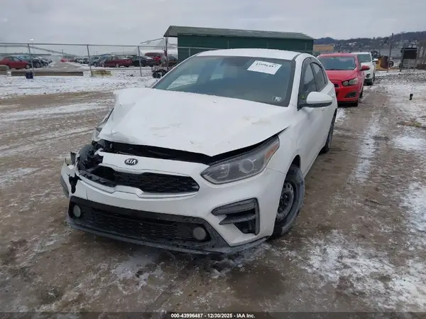 3KPF24AD8ME388525 2021 KIA FORTE - Image 2