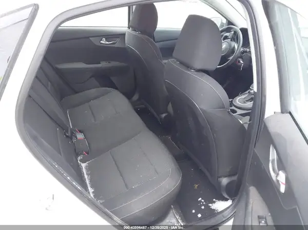 3KPF24AD8ME388525 2021 KIA FORTE - Image 8