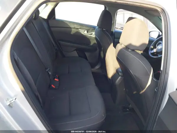 3KPF24AD8ME389805 2021 KIA FORTE - Image 8