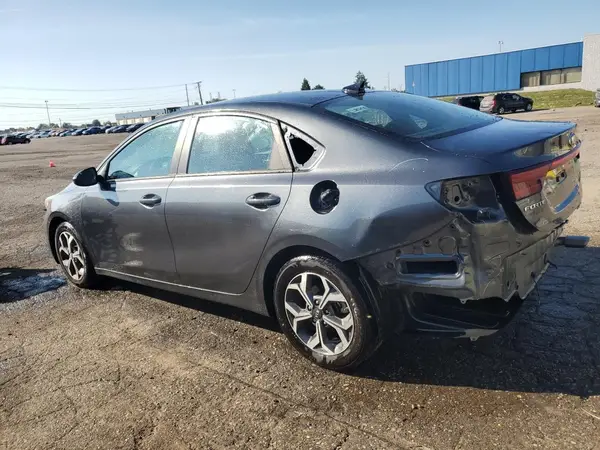 3KPF24AD8ME389934 2021 KIA FORTE - Image 2