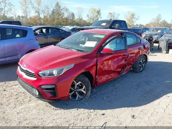 3KPF24AD8ME389982 2021 KIA FORTE - Image 2