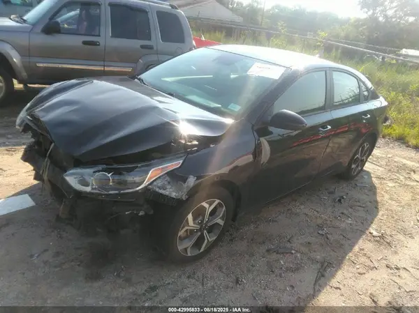 3KPF24AD8ME390405 2021 KIA FORTE - Image 2