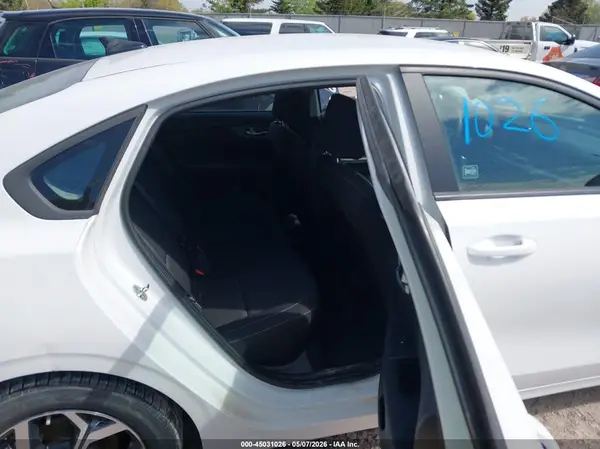 3KPF24AD8ME391523 2021 KIA FORTE - Image 8