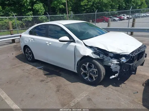 3KPF24AD8ME394275 2021 KIA FORTE - Image 1