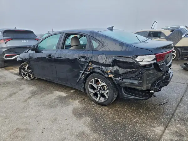 3KPF24AD8ME395295 2021 KIA FORTE - Image 2