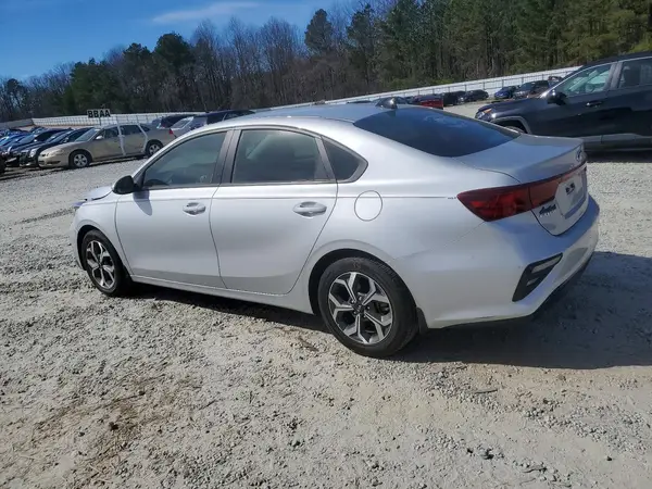 3KPF24AD8ME401693 2021 KIA FORTE - Image 2