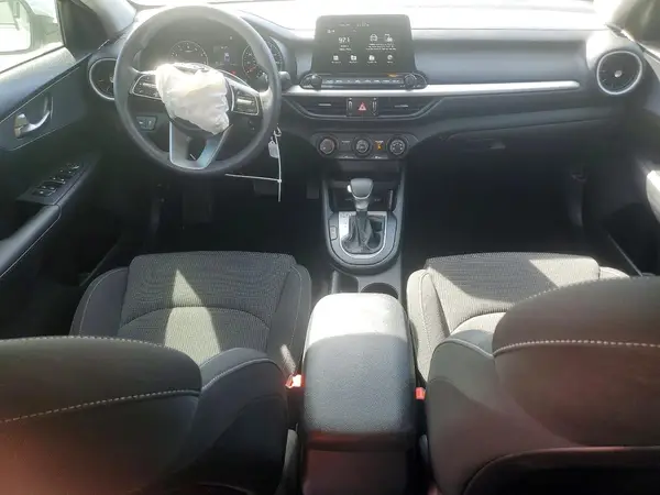 3KPF24AD8ME401693 2021 KIA FORTE - Image 8