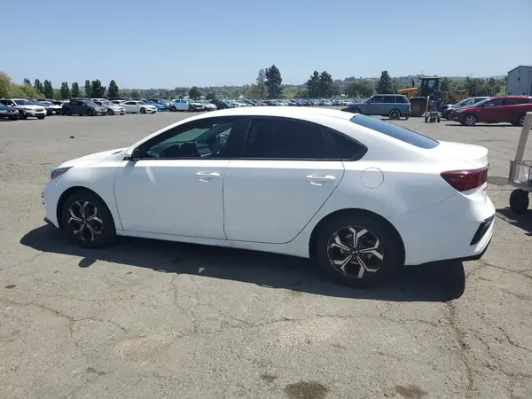 3KPF24AD8ME402584 2021 KIA FORTE - Image 2