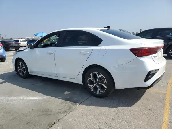 3KPF24AD8ME403296 2021 KIA FORTE - Image 2