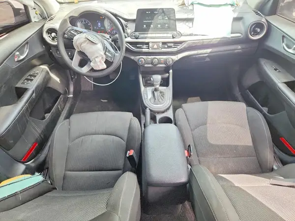 3KPF24AD8ME403881 2021 KIA FORTE - Image 8