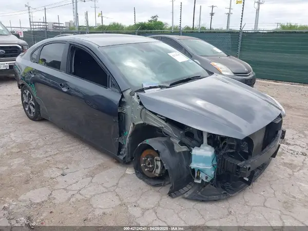 3KPF24AD8ME404965 2021 KIA FORTE - Image 1