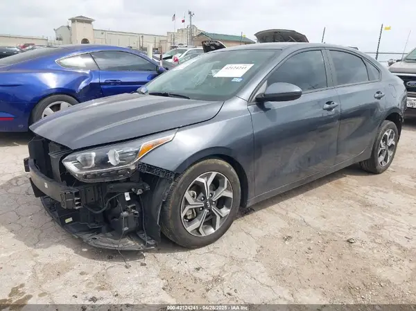 3KPF24AD8ME404965 2021 KIA FORTE - Image 2