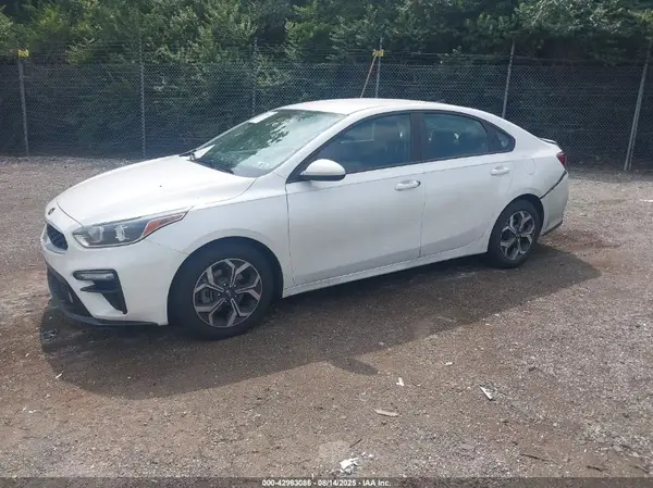 3KPF24AD8ME405694 2021 KIA FORTE - Image 2