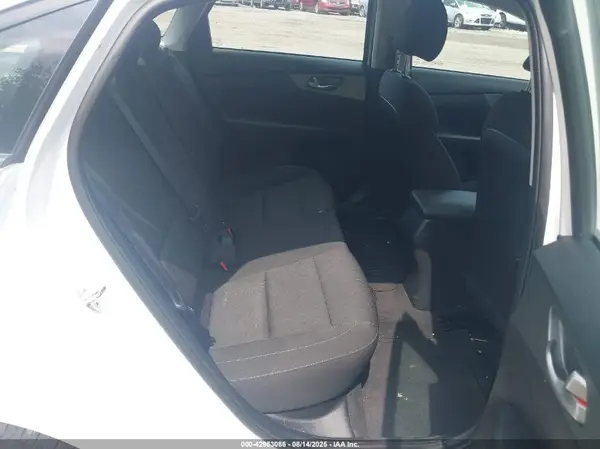3KPF24AD8ME405694 2021 KIA FORTE - Image 8