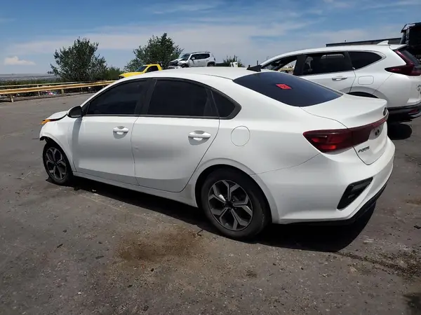 3KPF24AD8ME409809 2021 KIA FORTE - Image 2