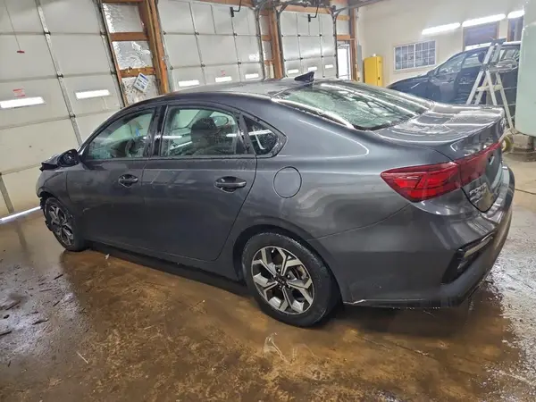 3KPF24AD8ME413858 2021 KIA FORTE - Image 2