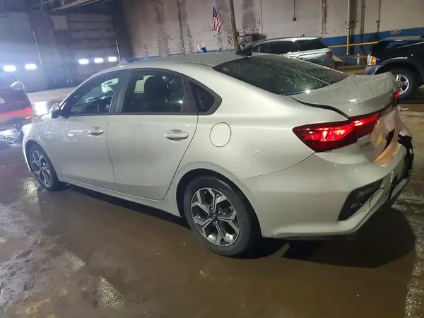 3KPF24AD8ME414864 2021 KIA FORTE - Image 2