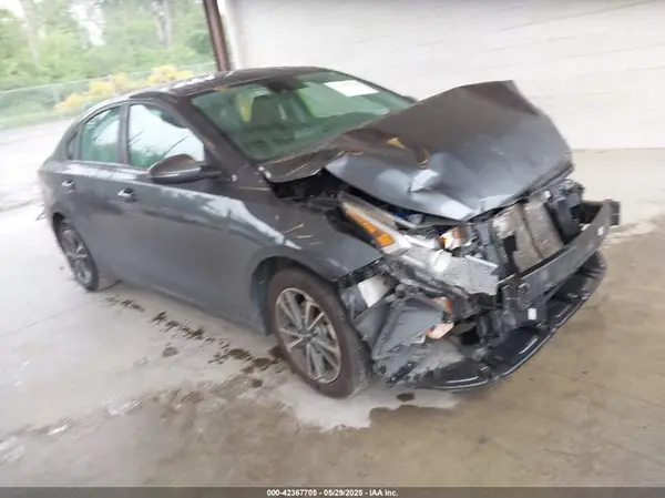 3KPF24AD8NE416728 2022 KIA FORTE - Image 1