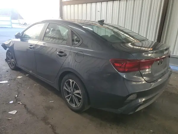 3KPF24AD8NE417703 2022 KIA FORTE - Image 2