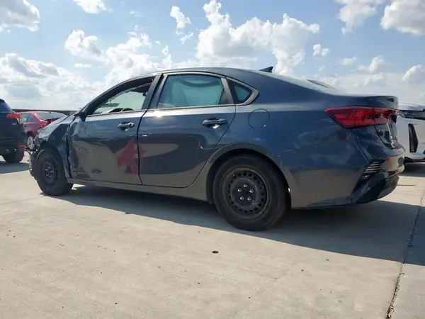 3KPF24AD8NE417958 2022 KIA FORTE - Image 2