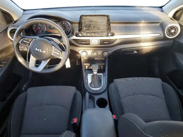 3KPF24AD8NE418219 2022 KIA FORTE - Image 8