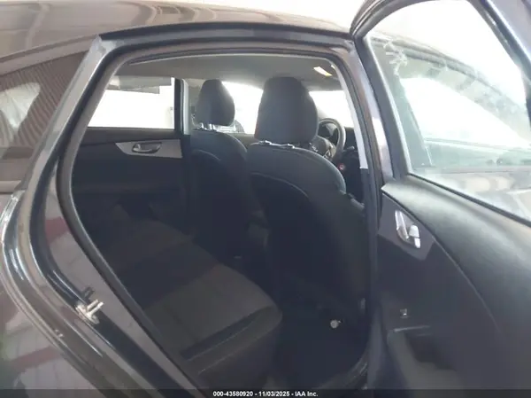 3KPF24AD8NE418771 2022 KIA FORTE - Image 8