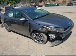 3KPF24AD8NE421282 2022 KIA FORTE