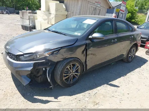 3KPF24AD8NE421282 2022 KIA FORTE - Image 2
