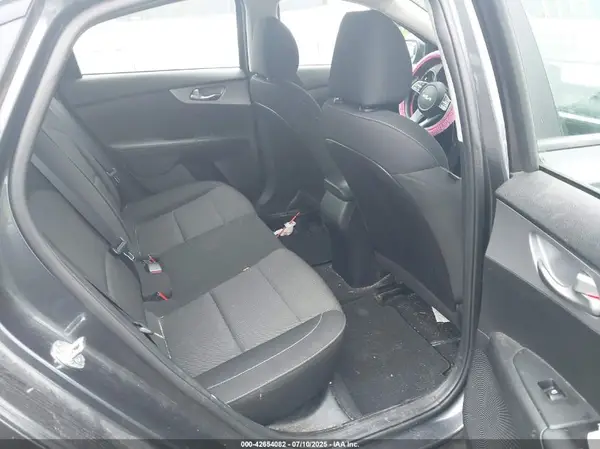 3KPF24AD8NE424005 2022 KIA FORTE - Image 8