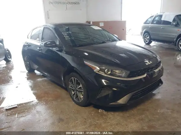 3KPF24AD8NE424781 2022 KIA FORTE - Image 1