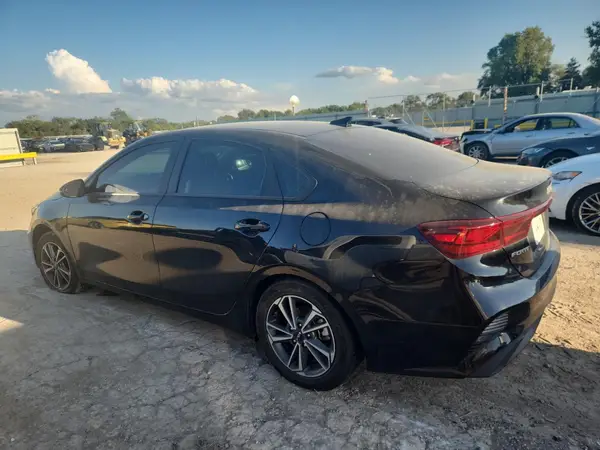 3KPF24AD8NE424795 2022 KIA FORTE - Image 2