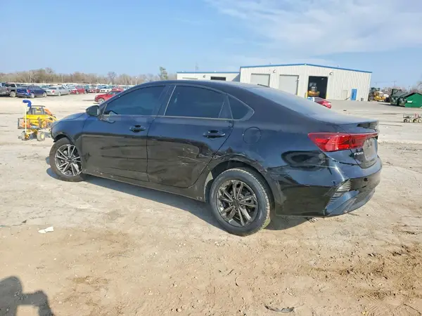3KPF24AD8NE424974 2022 KIA FORTE - Image 2