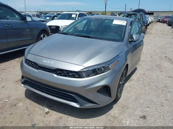 3KPF24AD8NE426465 2022 KIA FORTE - Image 2