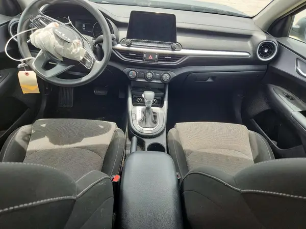 3KPF24AD8NE427700 2022 KIA FORTE - Image 8