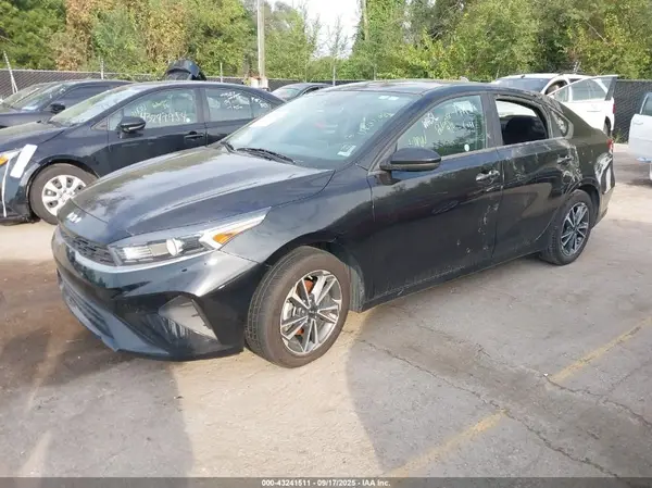 3KPF24AD8NE430693 2022 KIA FORTE - Image 2