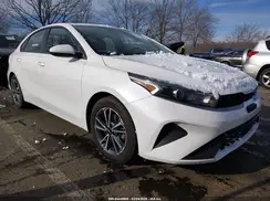 3KPF24AD8NE431987 2022 KIA FORTE
