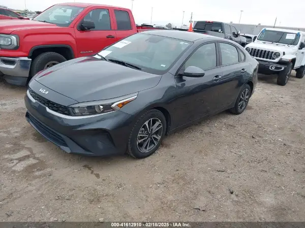 3KPF24AD8NE433660 2022 KIA FORTE - Image 2