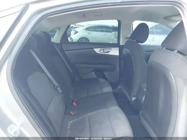 3KPF24AD8NE435425 2022 KIA FORTE - Image 8