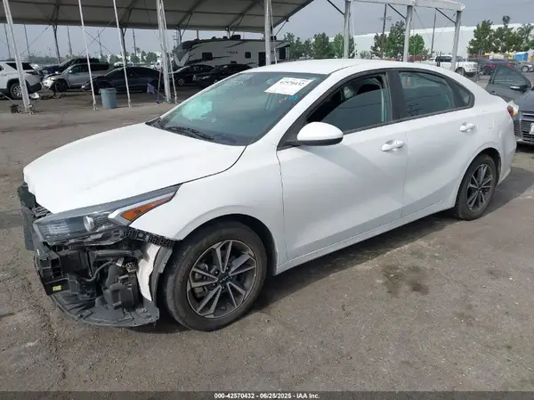 3KPF24AD8NE440088 2022 KIA FORTE - Image 2